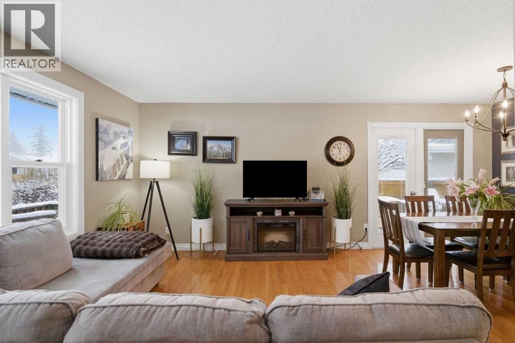 527 Athlone Road SE — photo 5
