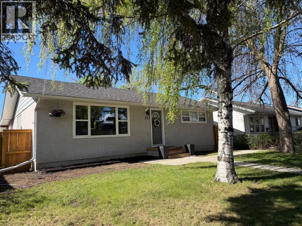 527 Athlone Road SE — photo 2