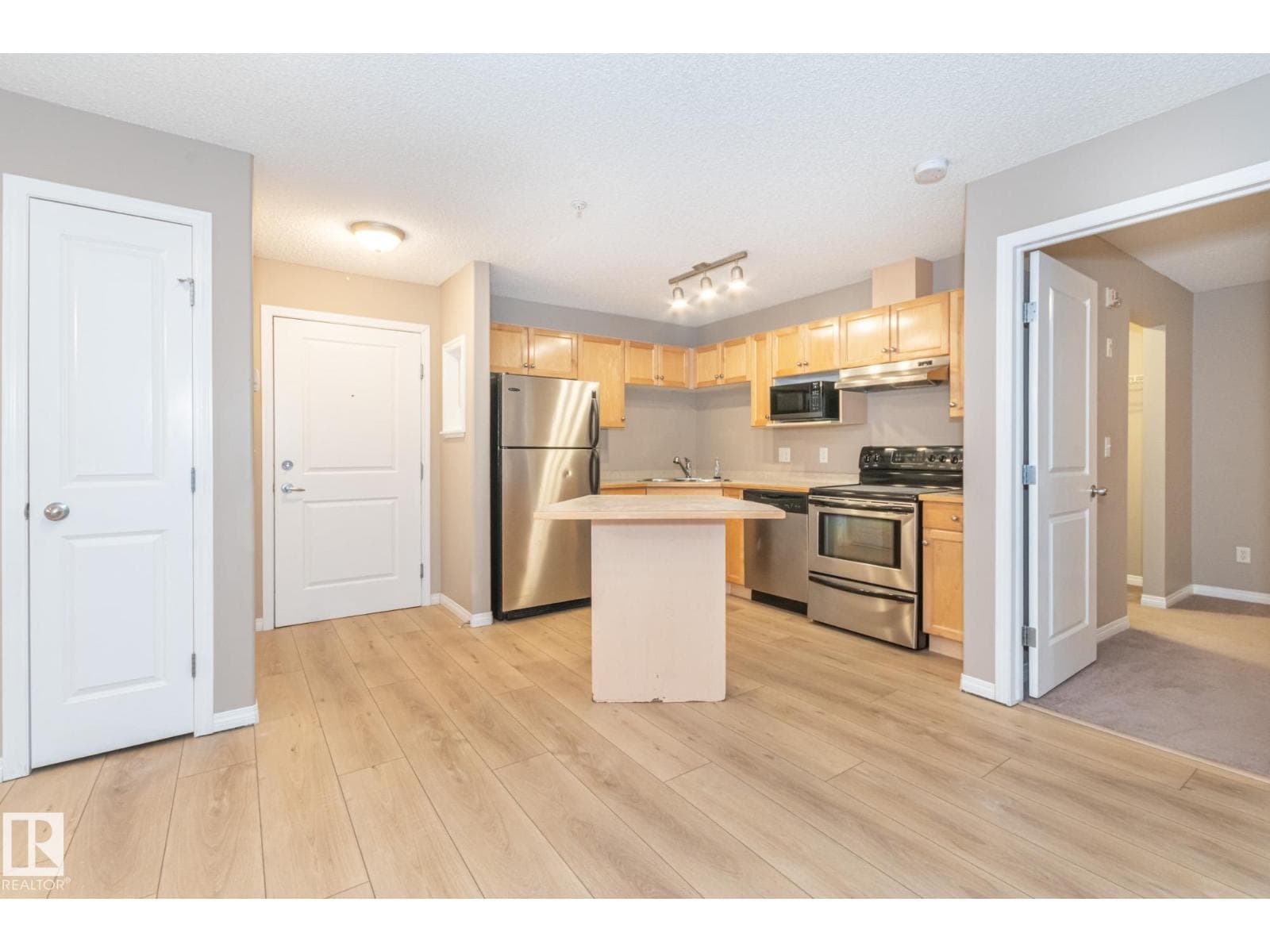 #119 245 EDWARDS DR SW — photo 2
