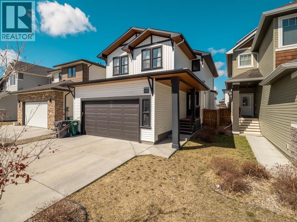 653 Aquitania Boulevard W