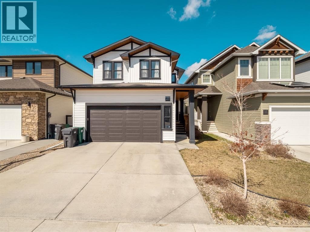 653 Aquitania Boulevard W — photo 2