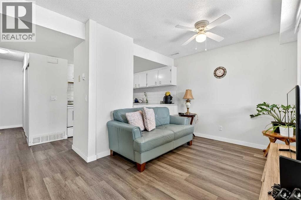 1112, 2200 Woodview Drive SW — photo 4