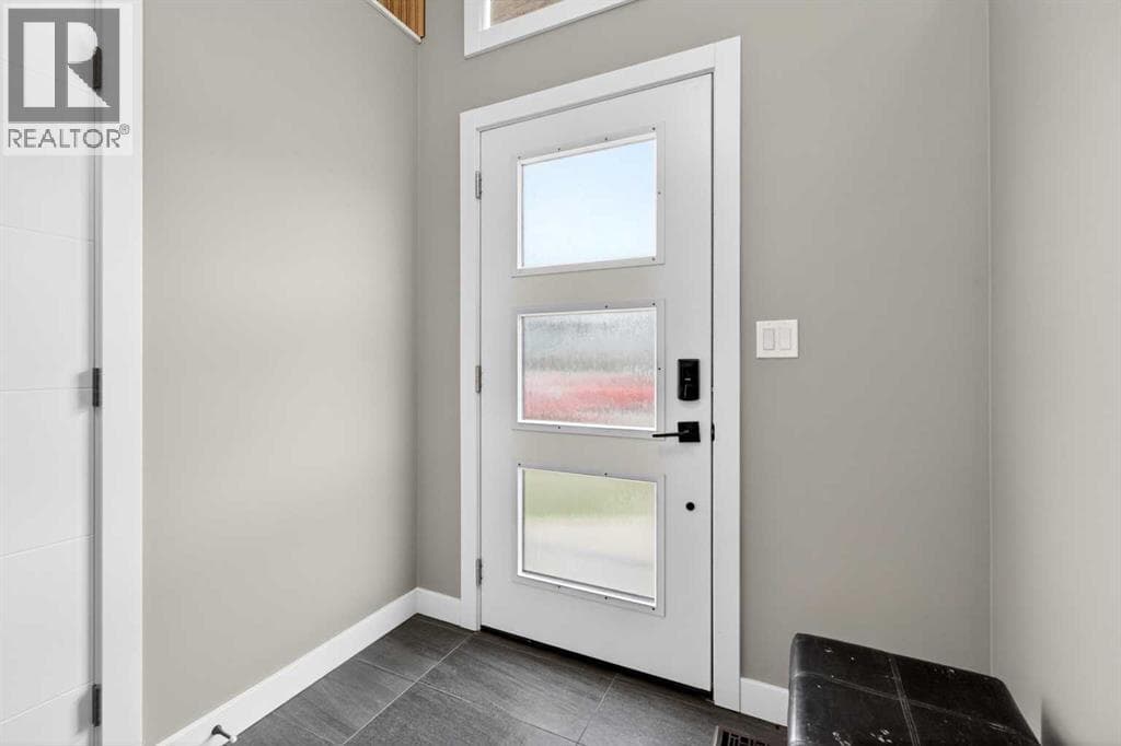 125 Saddlefield Crescent NE — photo 4
