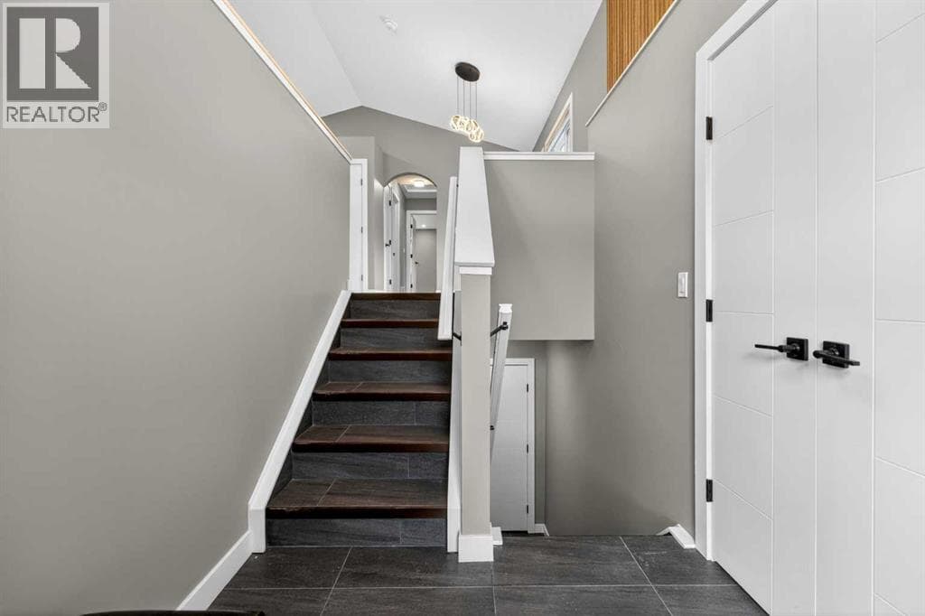 125 Saddlefield Crescent NE — photo 5