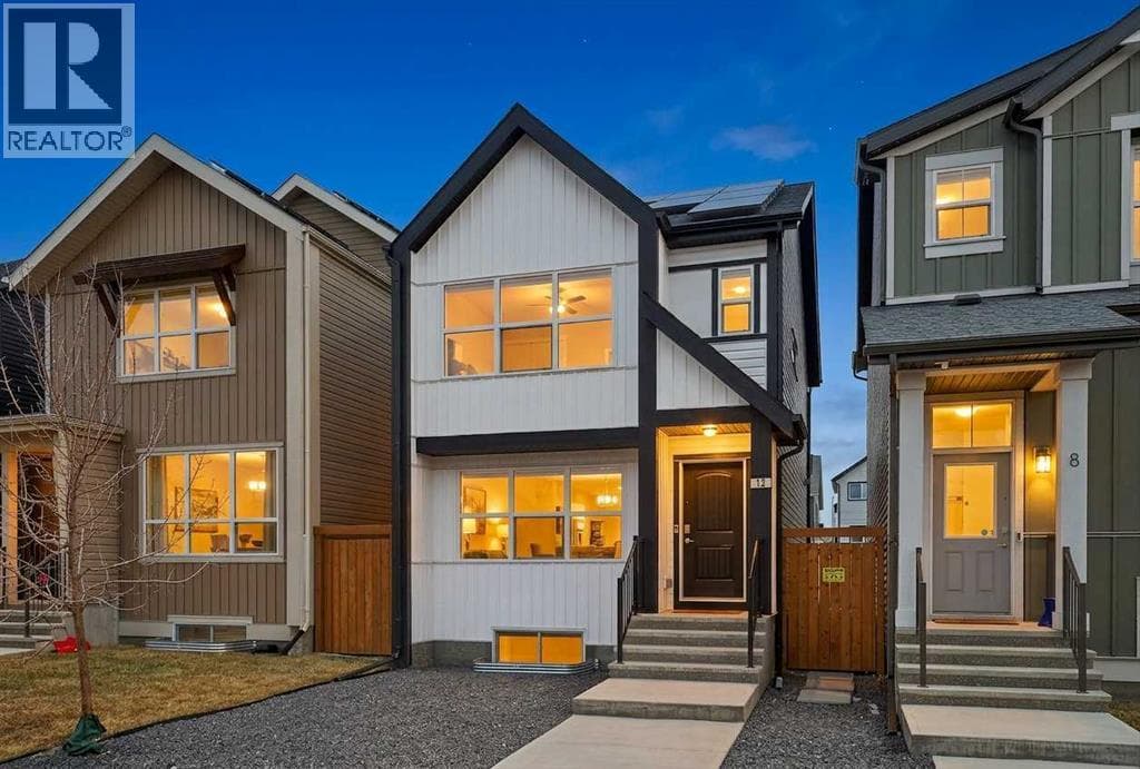 12 Heirloom Crescent SE