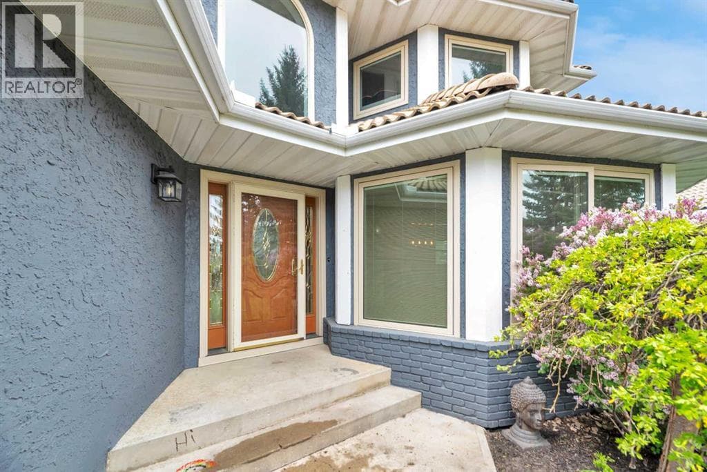 52 Woodpath Terrace SW — photo 2
