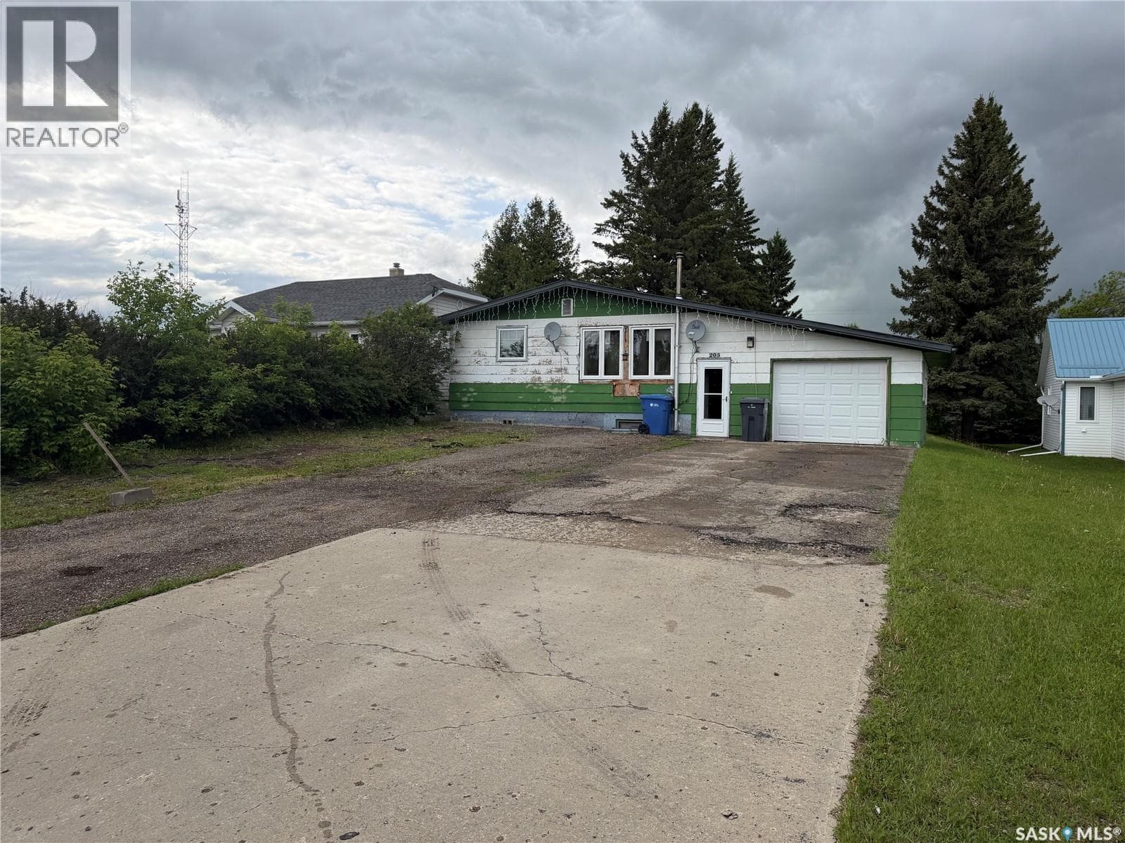 205 Pipestone AVENUE