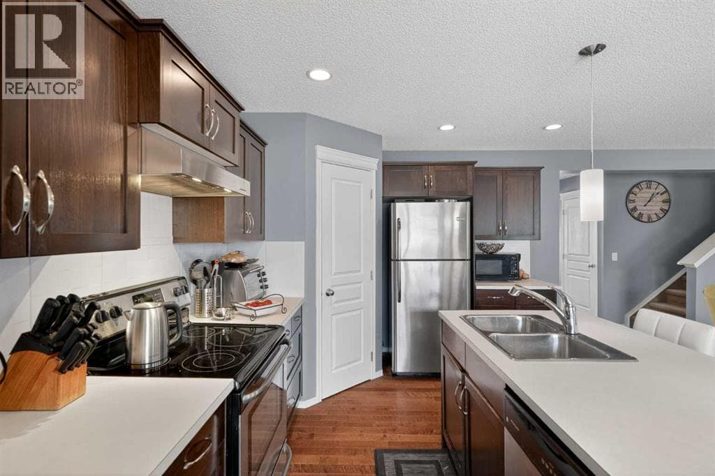 101 Elgin Meadows Manor SE — photo 5