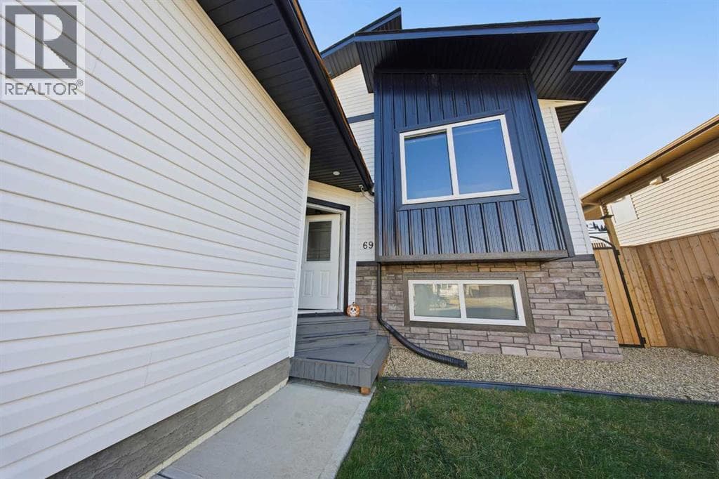 69 Mackenzie Avenue — photo 5