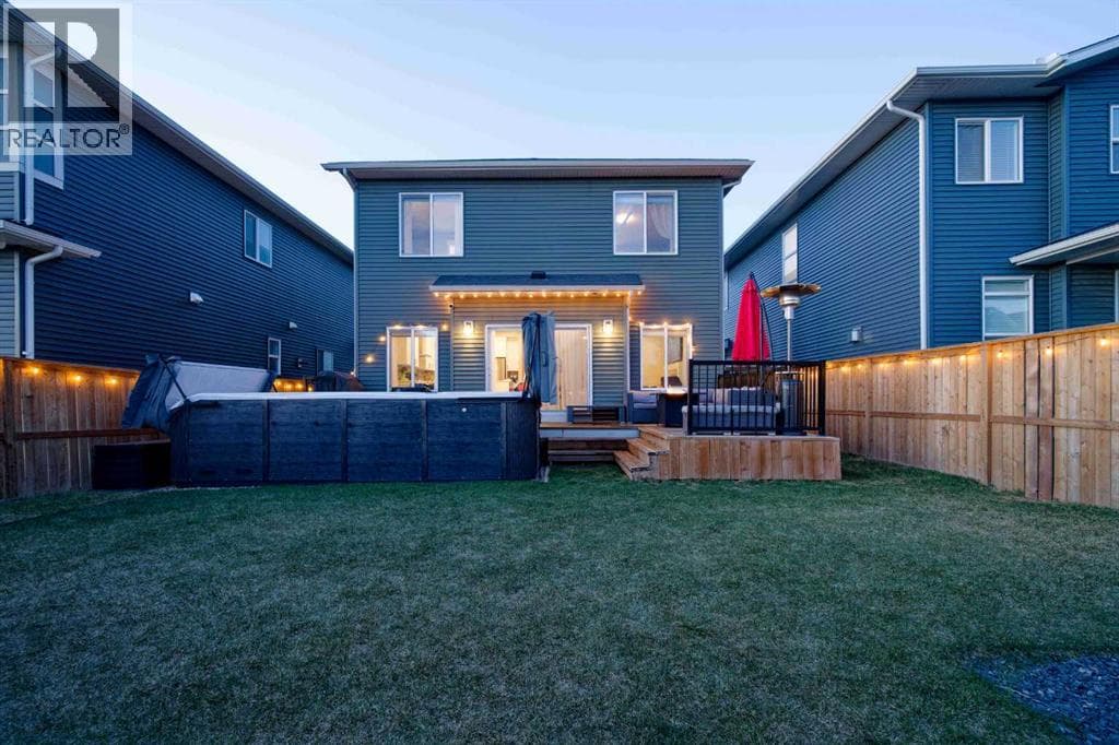 1595 Baywater Street SW — photo 3