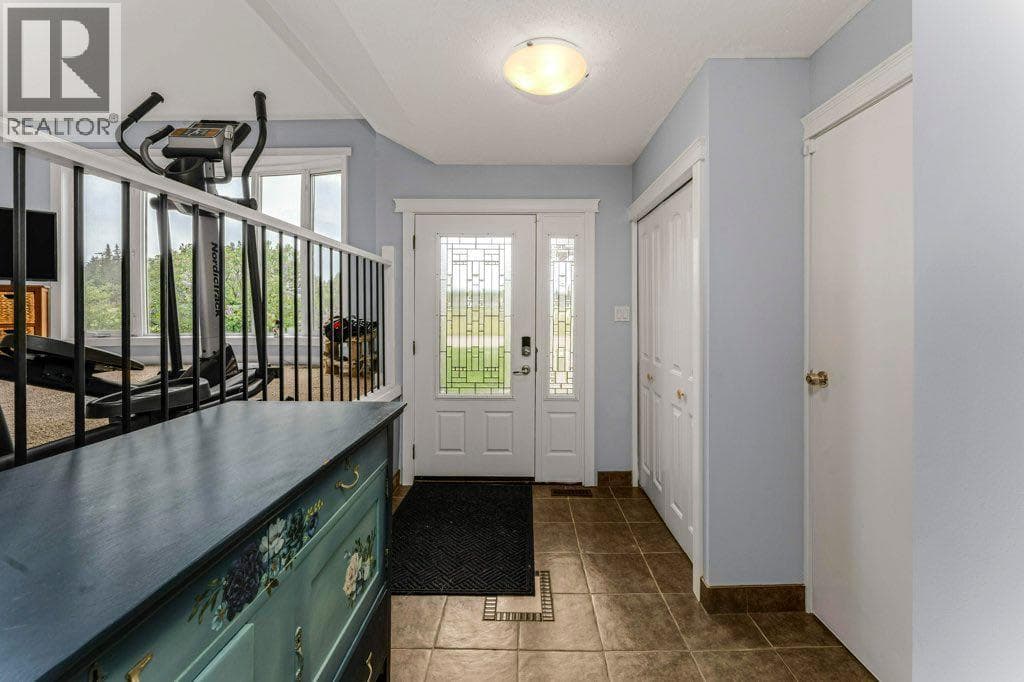 5521 46 Street — photo 3