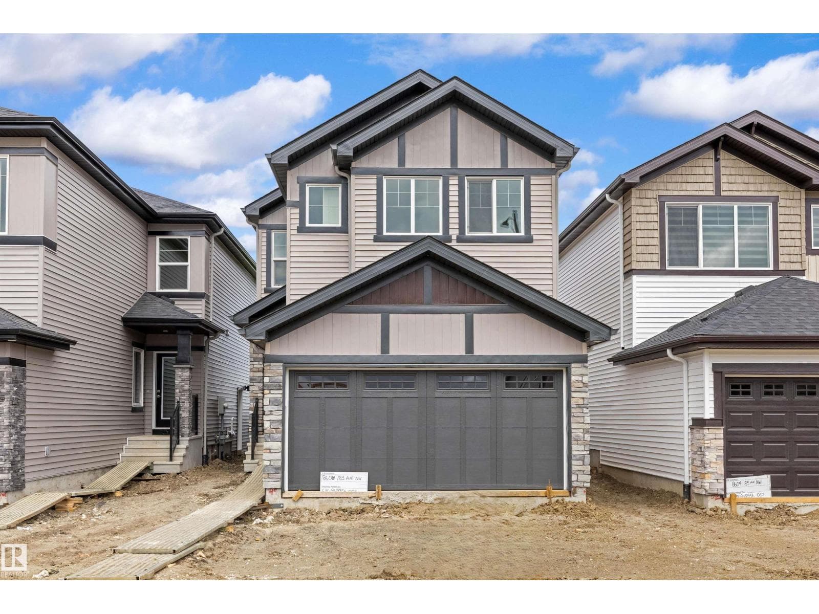 8608 183 AV NW