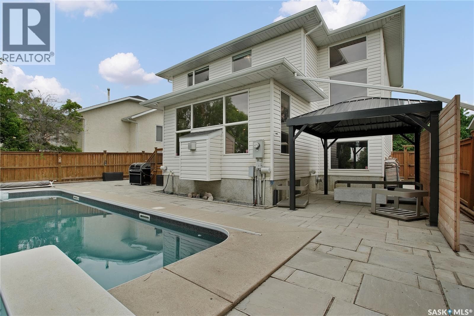 314 BEERLING CRESCENT — photo 2
