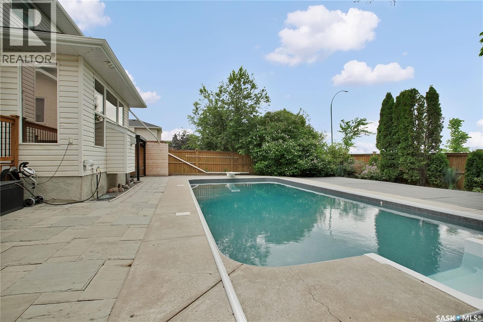 314 BEERLING CRESCENT — photo 3
