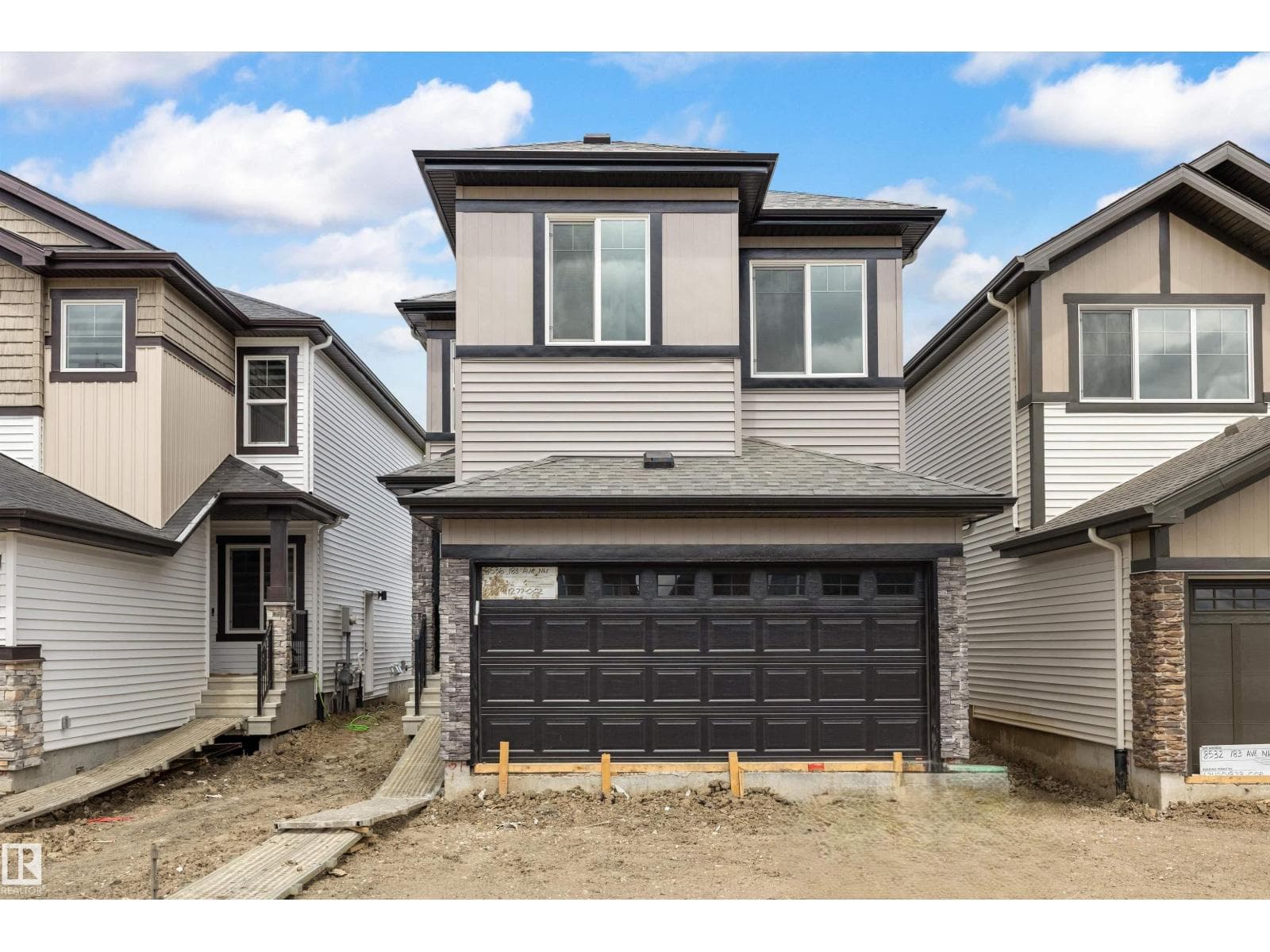 8536 183 AV NW