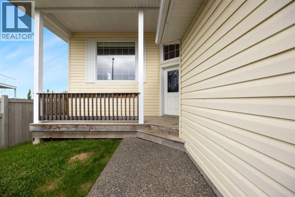 360 Fireweed Crescent — photo 3