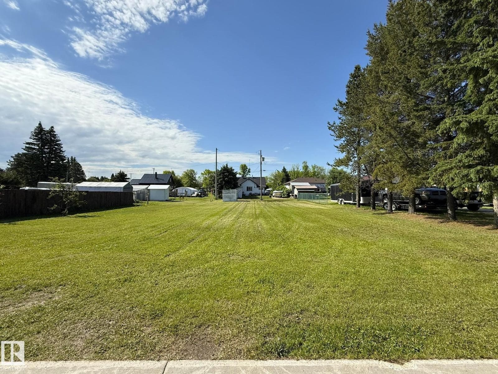 5015 53 AV — photo 2