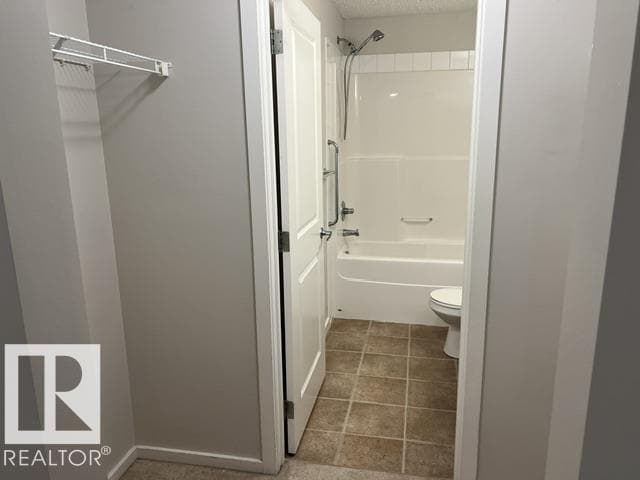 #118 3357 16A AV NW — photo 2