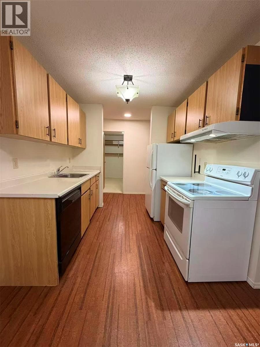 726 310 Stillwater DRIVE — photo 2