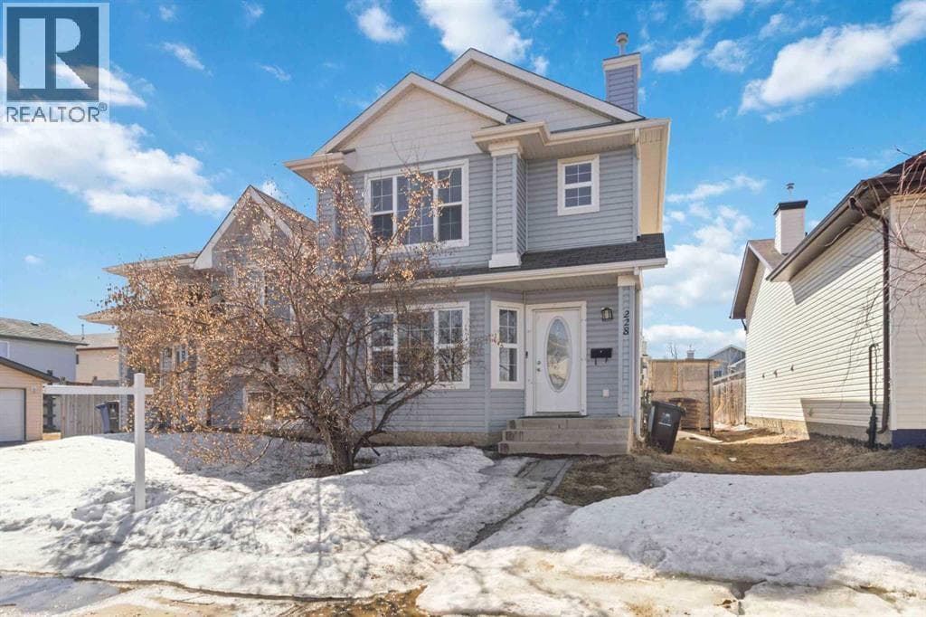 228 Parry Crescent
