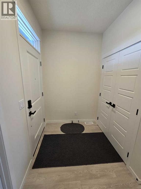 431 Rowmont Boulevard NW — photo 2