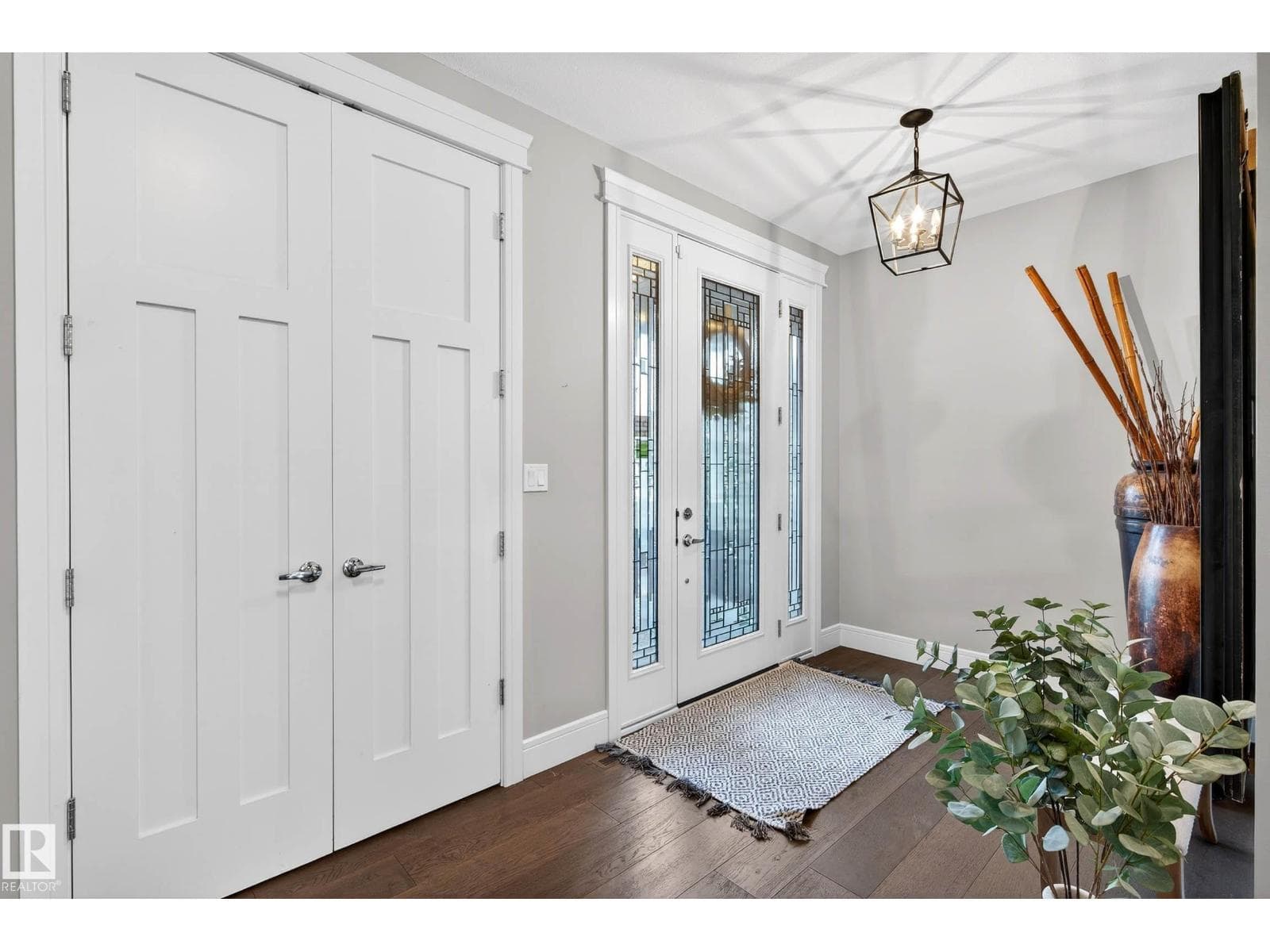 9036 24 AV SW — photo 4