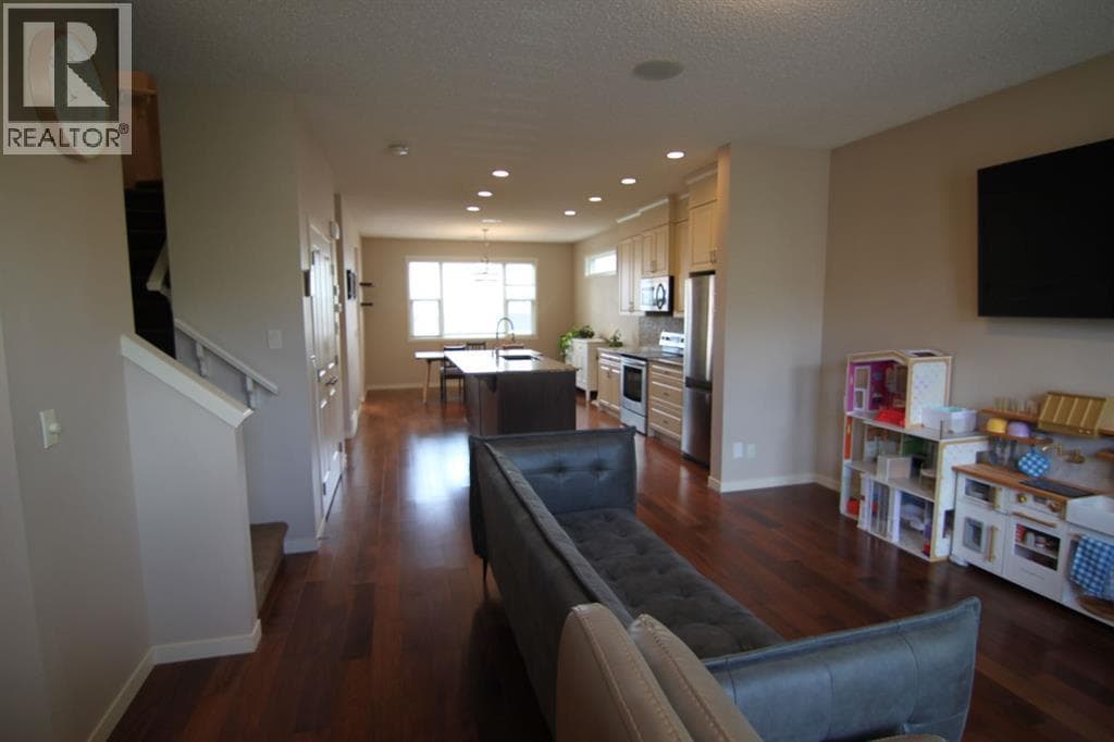 2064 New Brighton Grove SE — photo 4