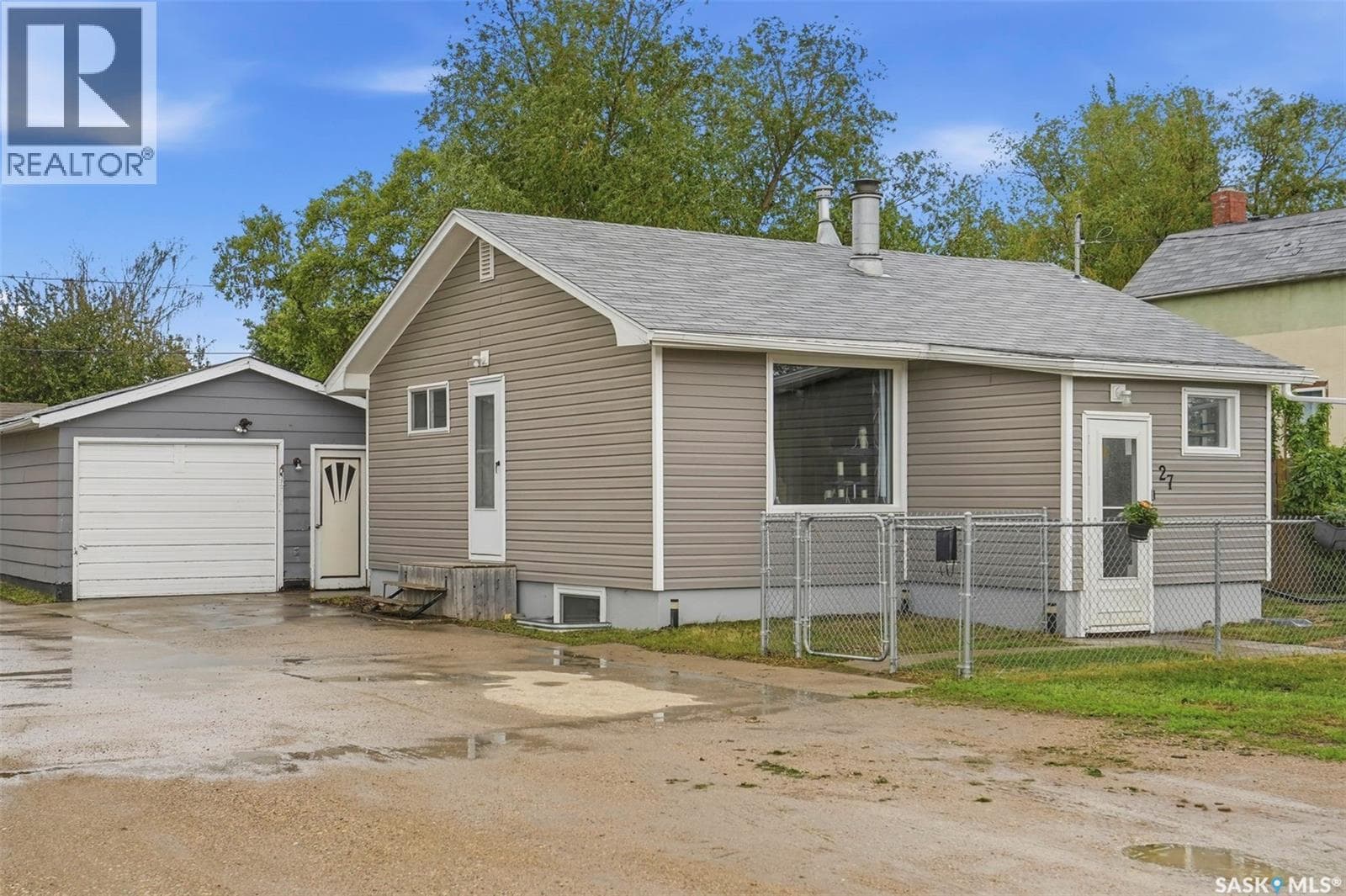 27 2ND AVENUE