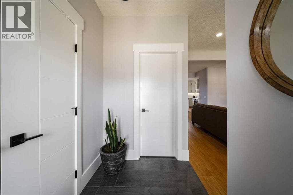 220 Warren Way — photo 3