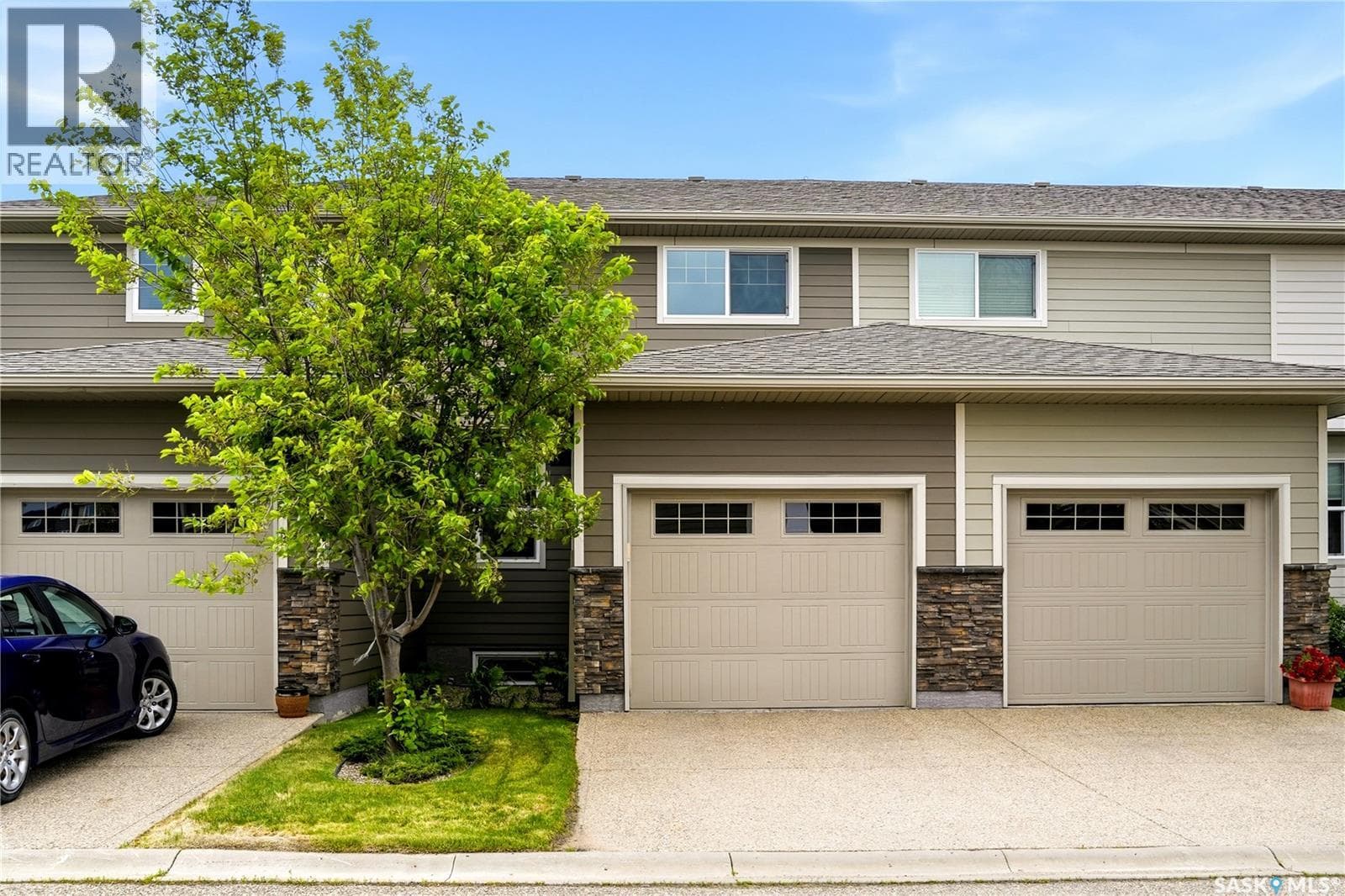 4562 Harbour Landing DRIVE