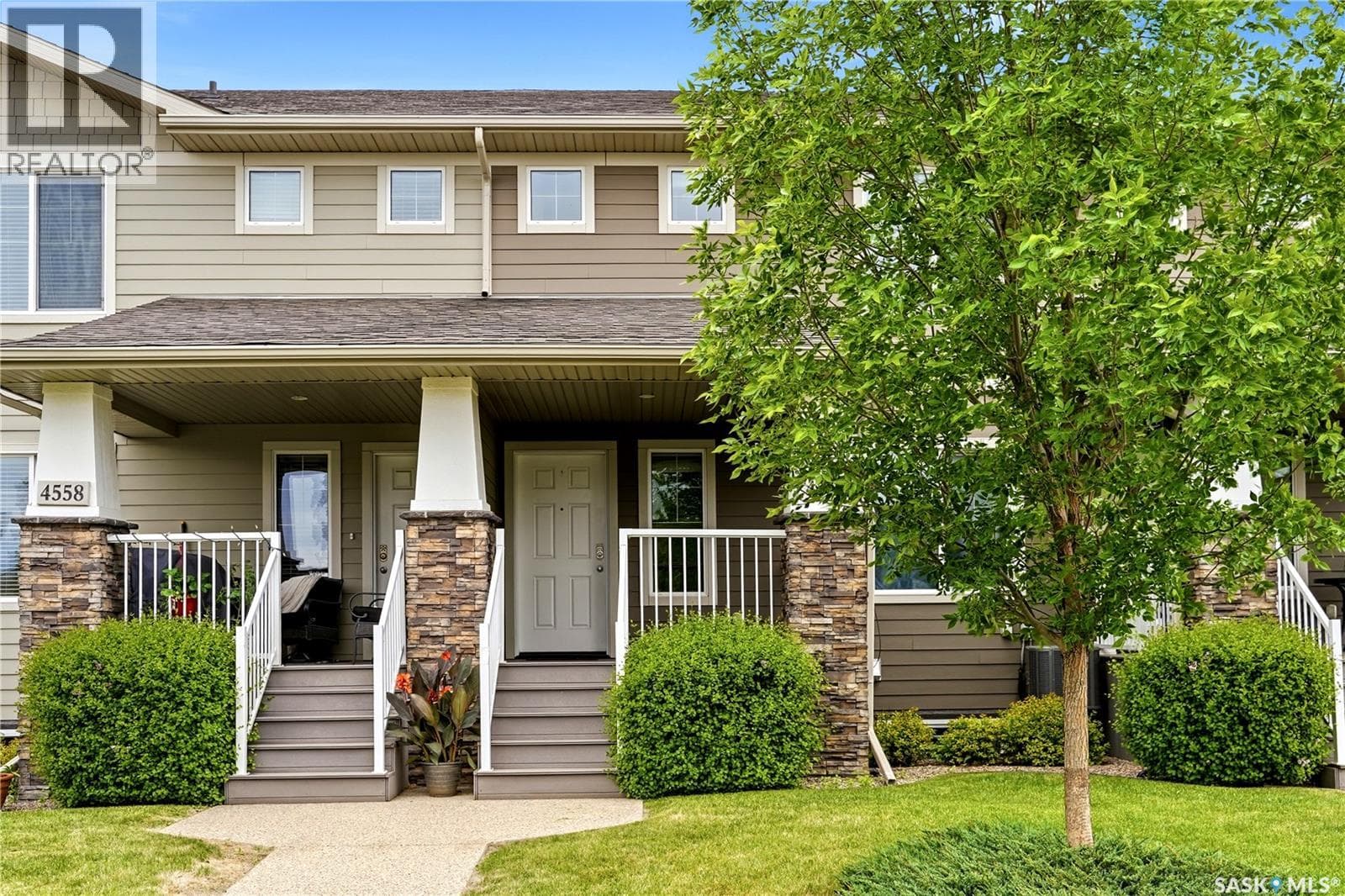 4562 Harbour Landing DRIVE — photo 2