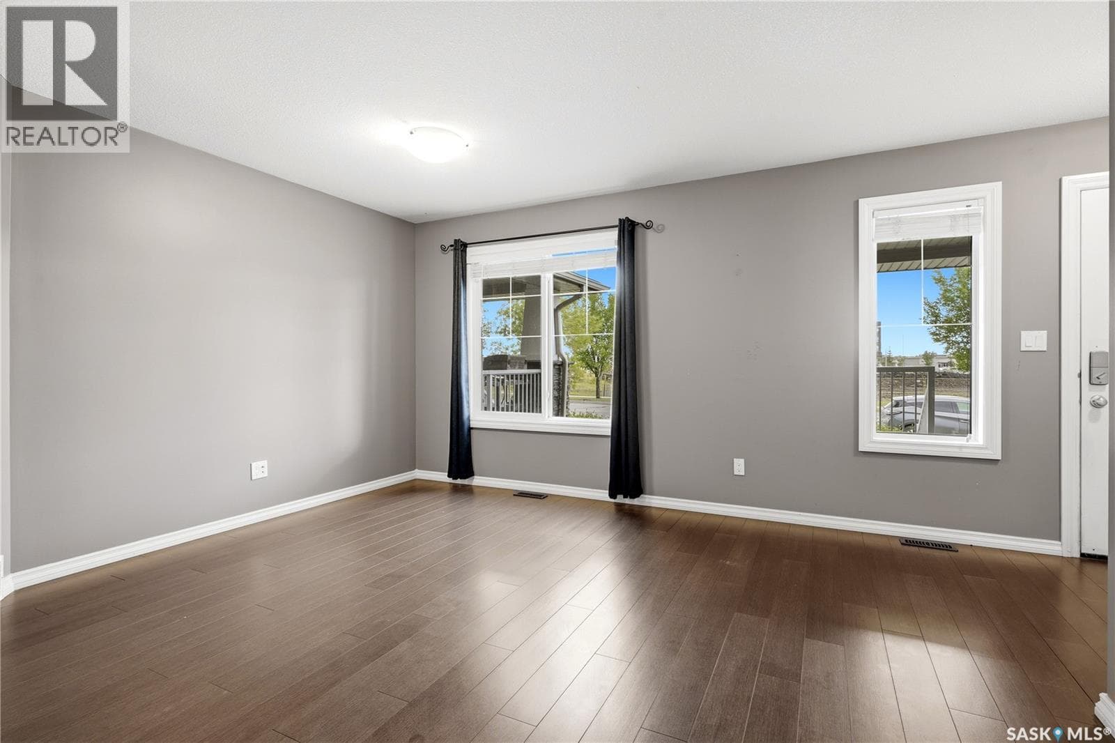 4562 Harbour Landing DRIVE — photo 4