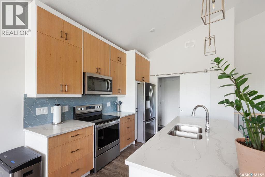 330 Burgess CRESCENT — photo 4