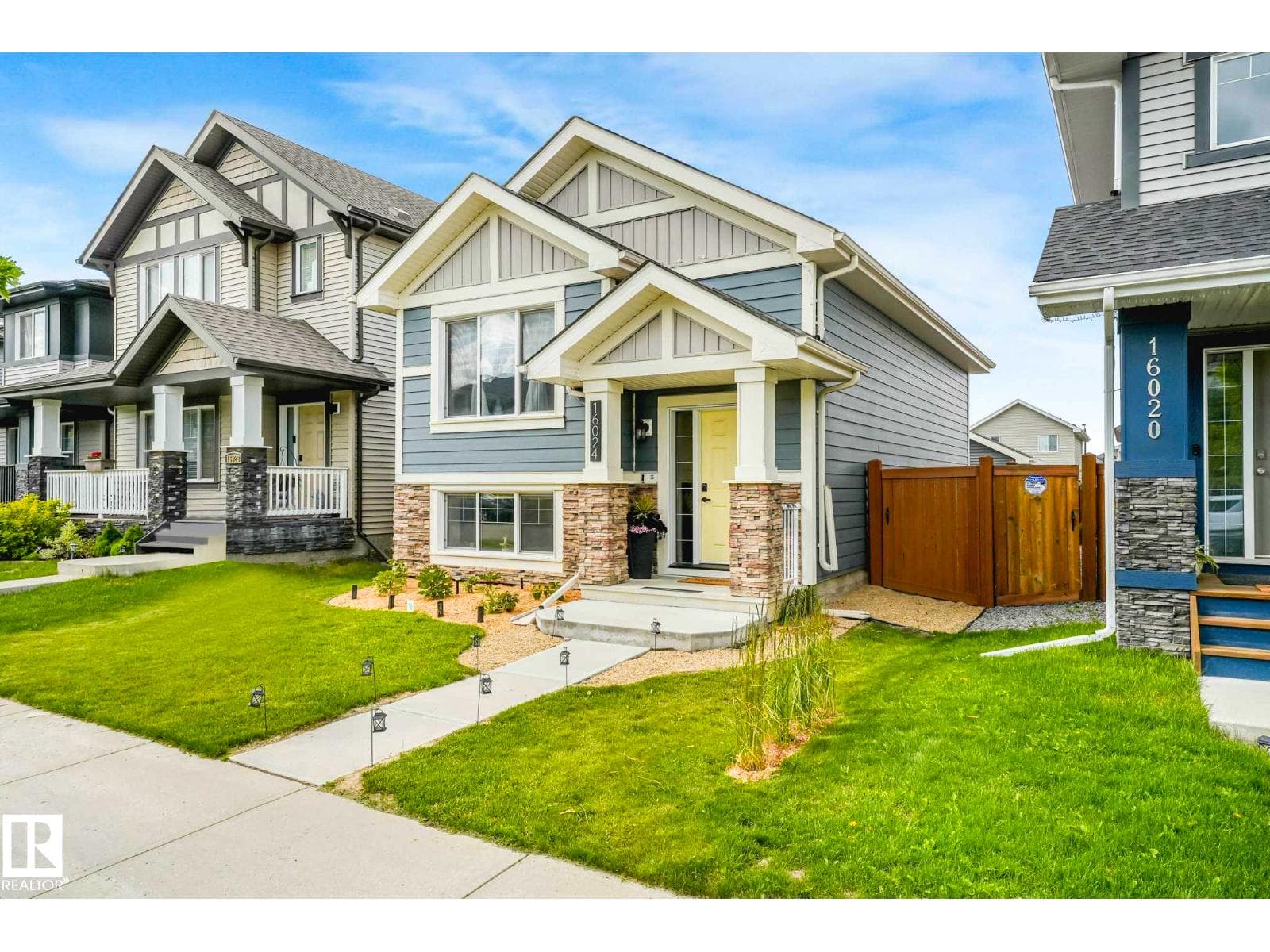 16024 12 AV SW — photo 2