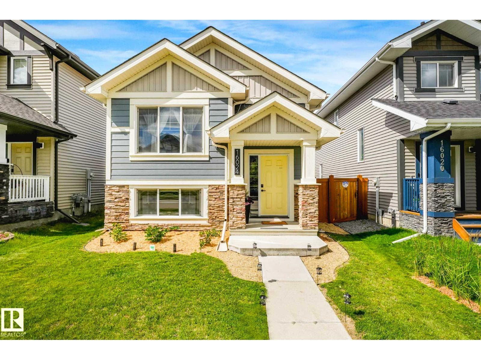 16024 12 AV SW — photo 3