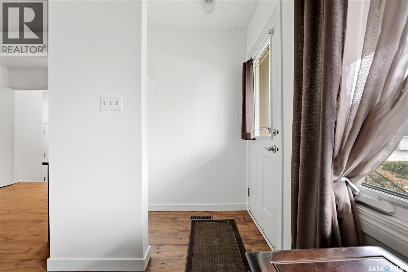 95 Empress DRIVE — photo 2