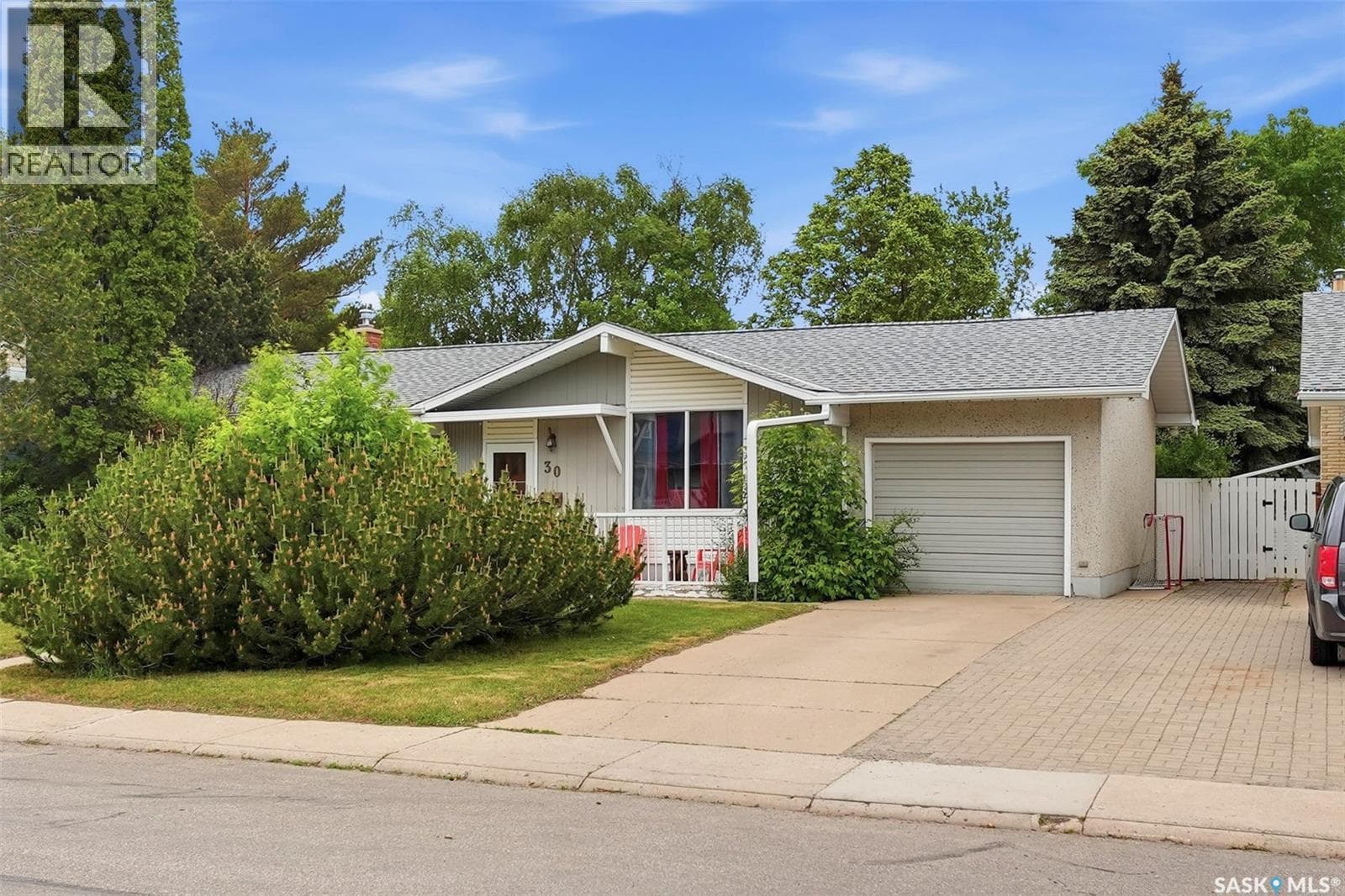 30 Riel CRESCENT