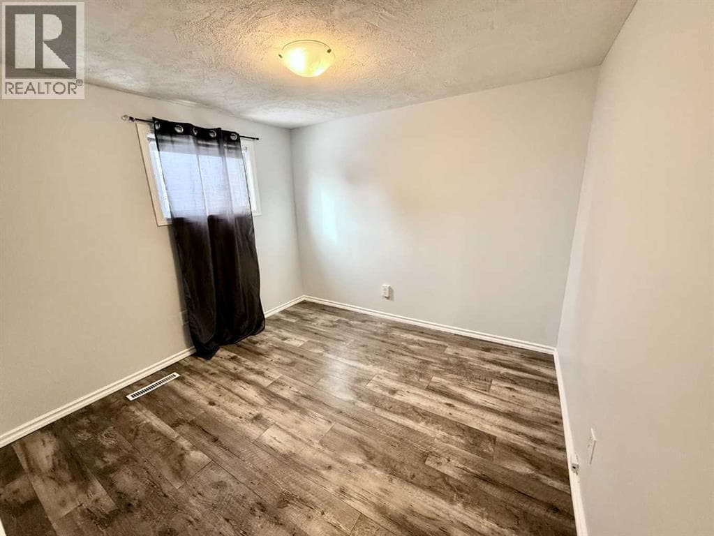 1033 16 Avenue — photo 4