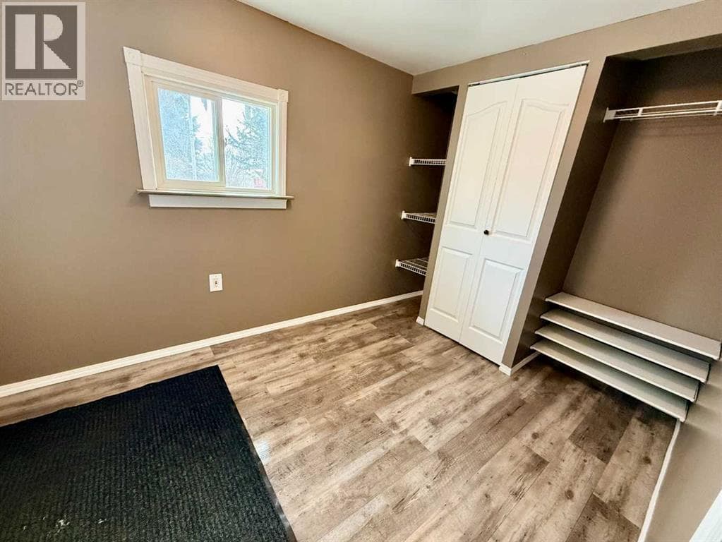 1033 16 Avenue — photo 2