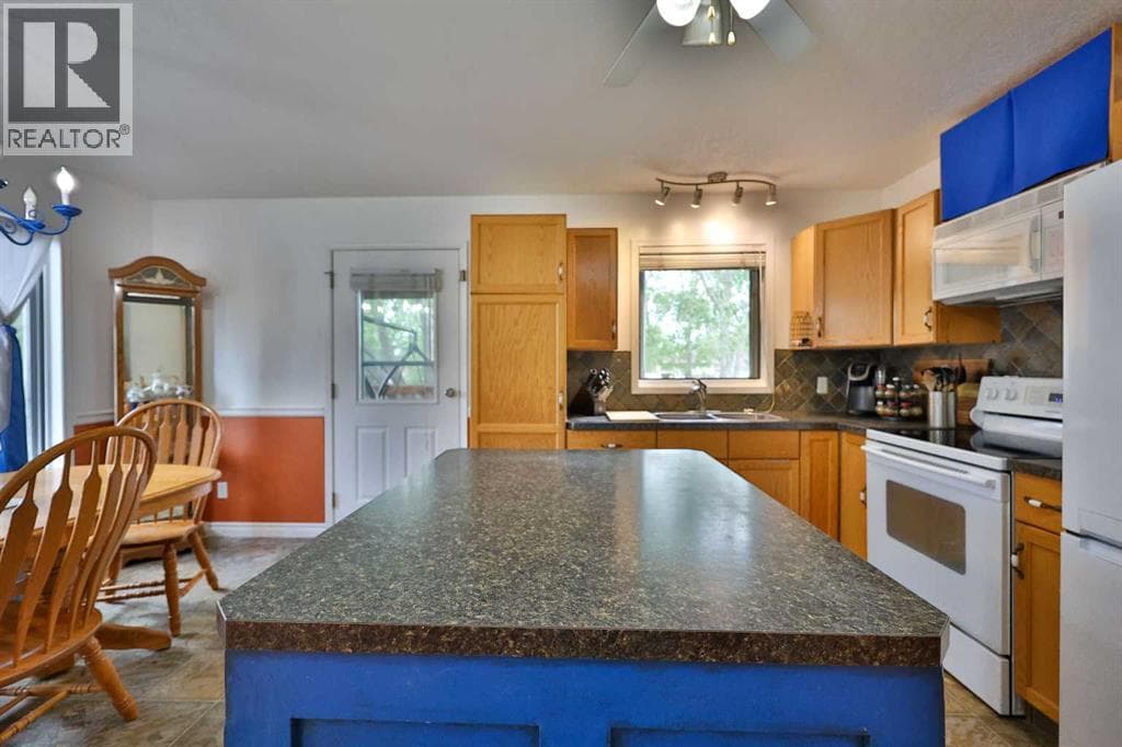 124 N 2 Street E — photo 4
