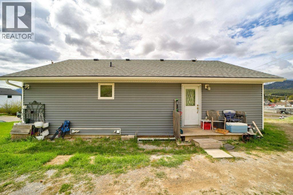 8501 21 Avenue — photo 4