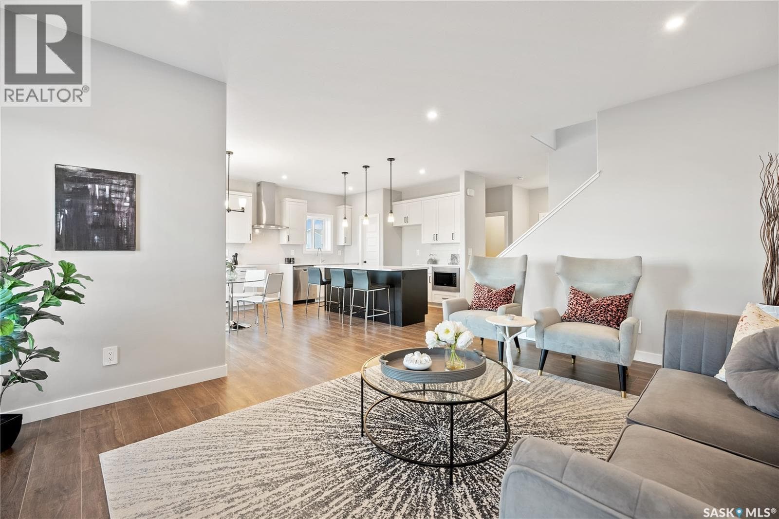 10 Vancouver CRESCENT