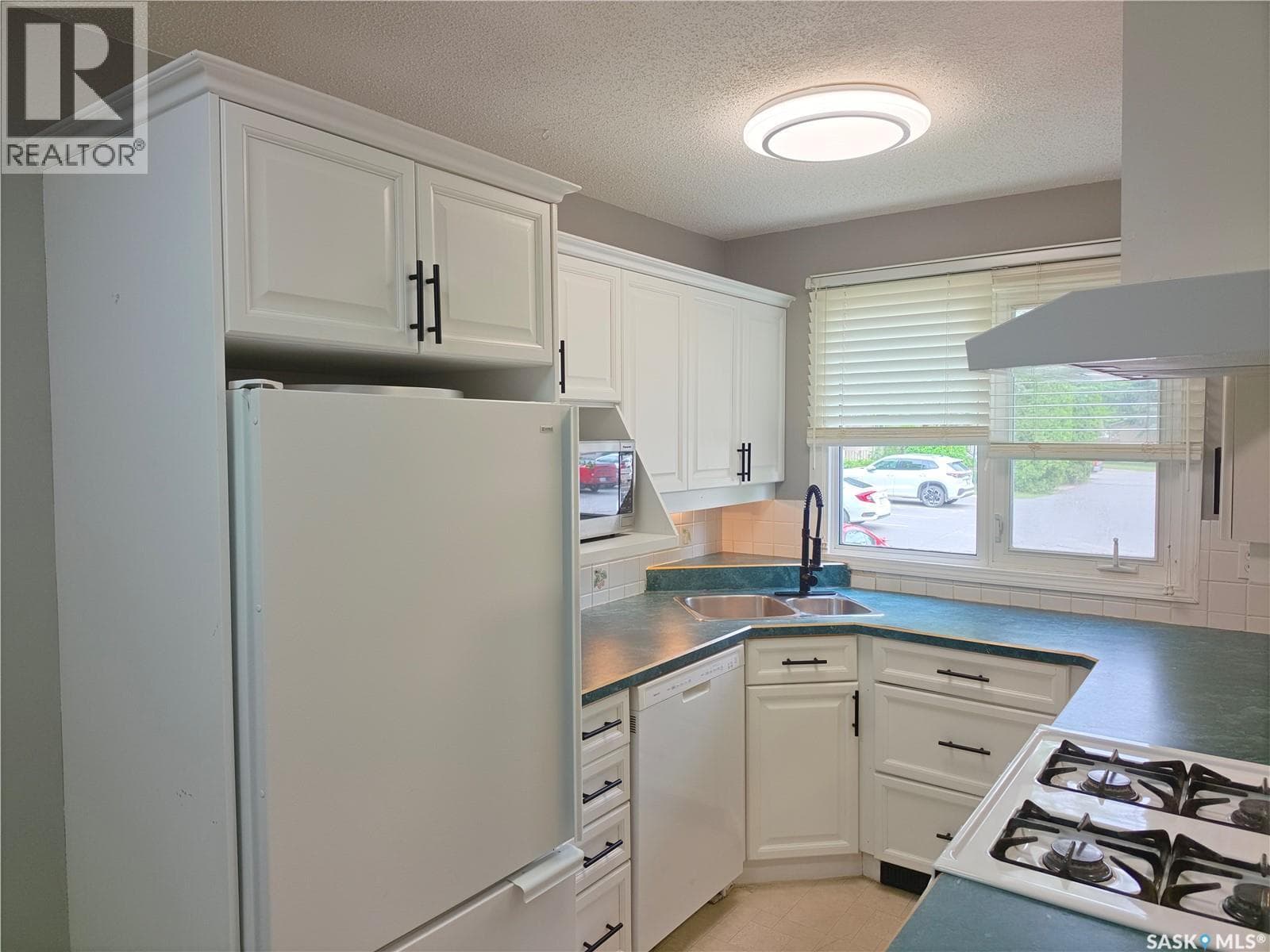 18 1128 McKercher DRIVE — photo 3
