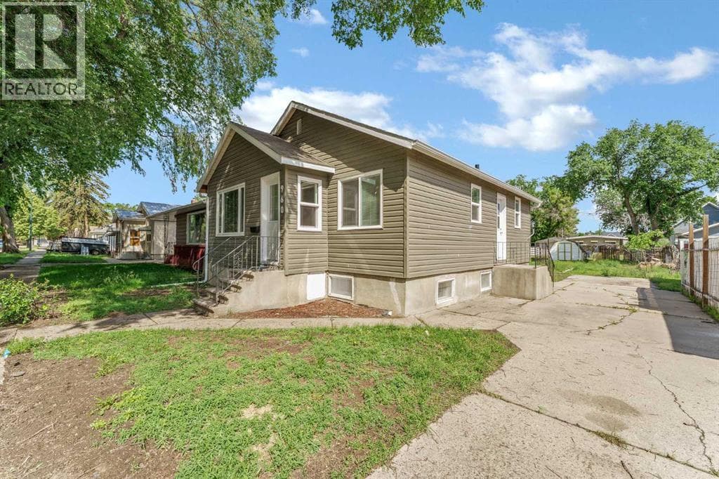 960 5 Street SE — photo 2
