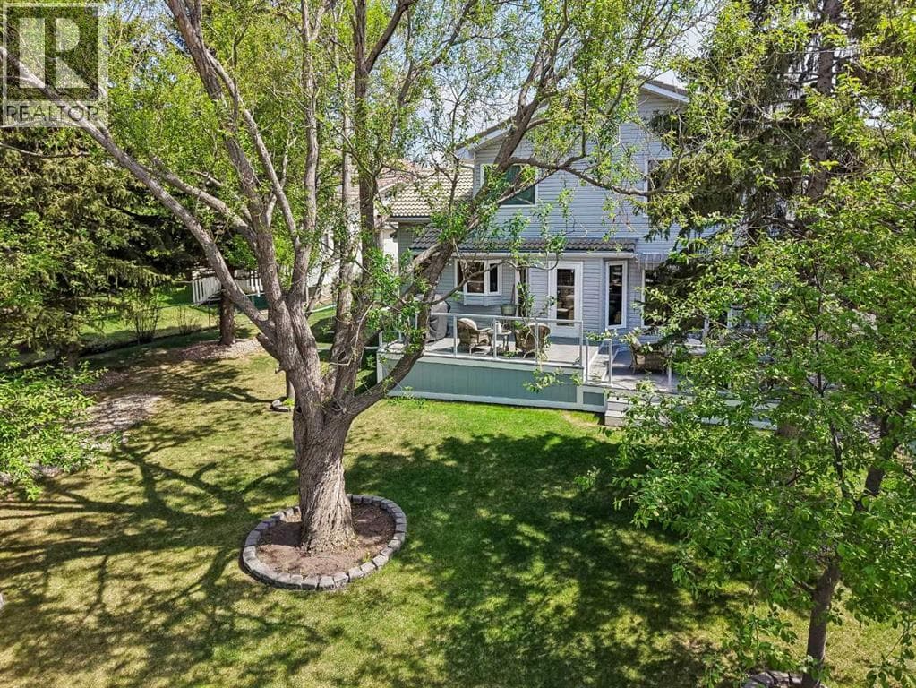 187 Hampshire Close NW — photo 4
