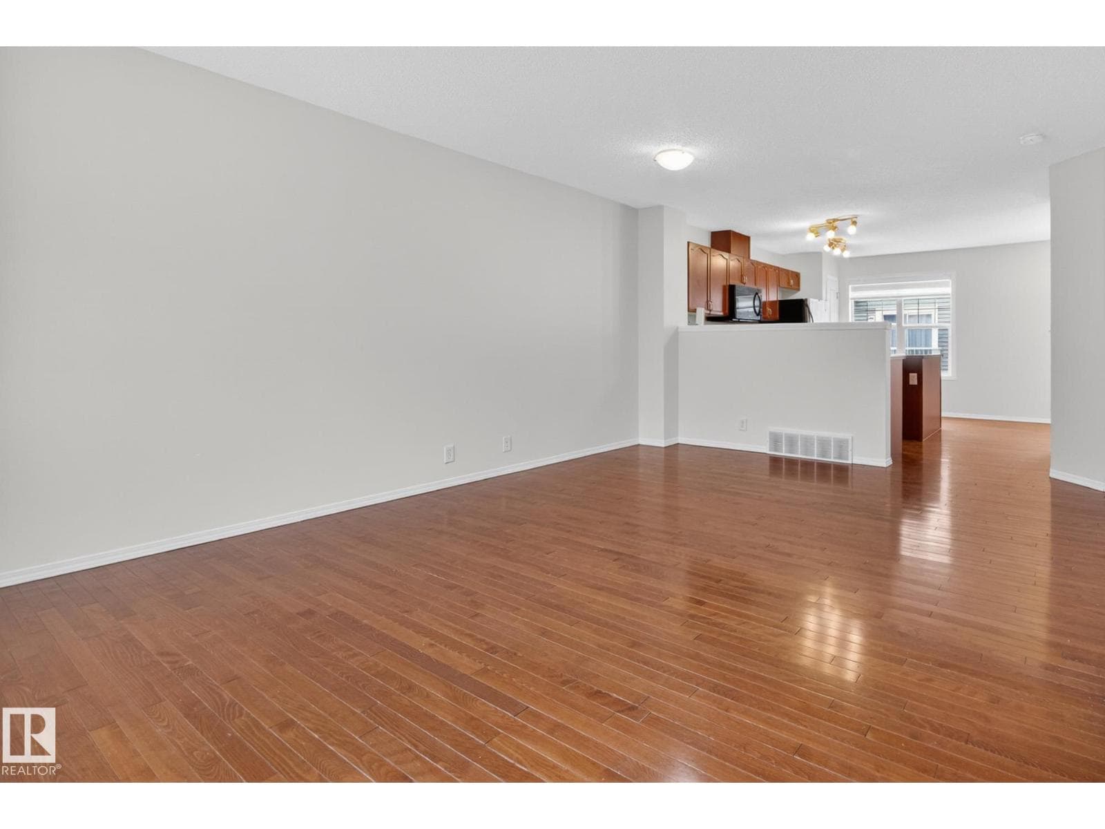 #156 5604 199 ST NW — photo 3