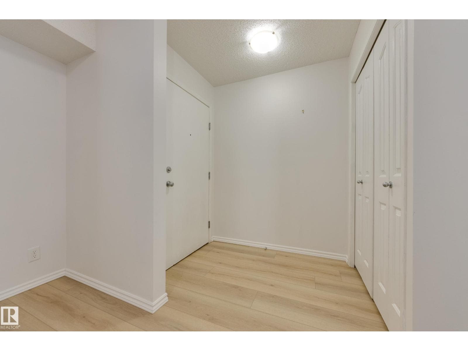 #101 11804 22 AV SW — photo 4