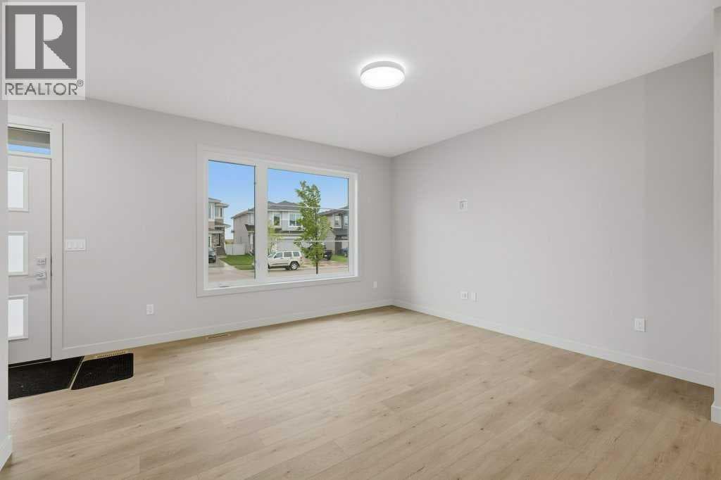 20 Memorial Parkway — photo 3