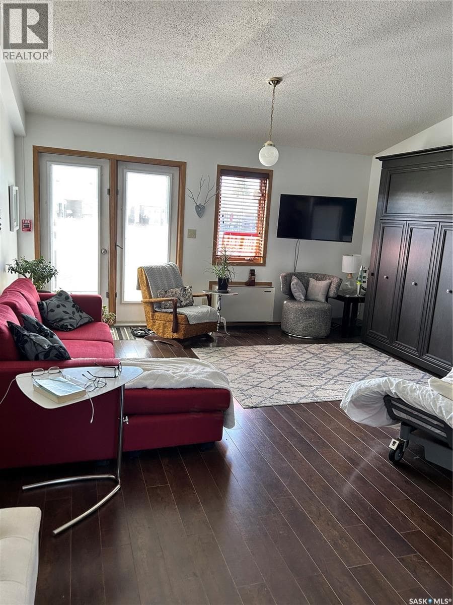 15 1250 Aaro AVENUE — photo 5