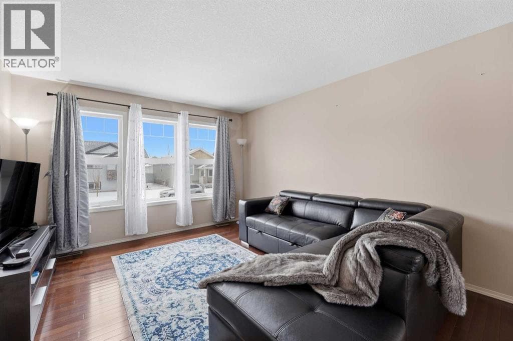 28 Ibbotson Close — photo 4